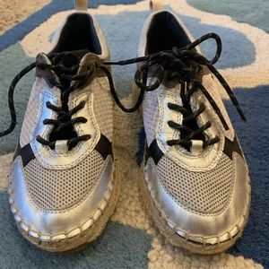 NWT Marc fisher sneaker
